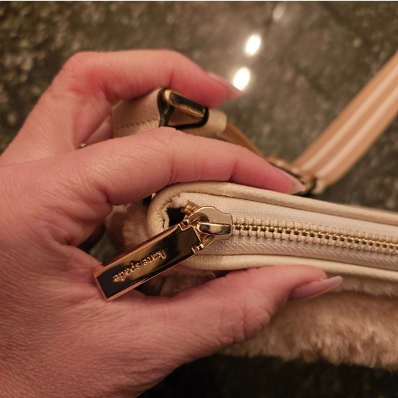 Kate Spade Cream Crossbody Bag with Fluffy Sherpa Texture - Picture 6 of 6